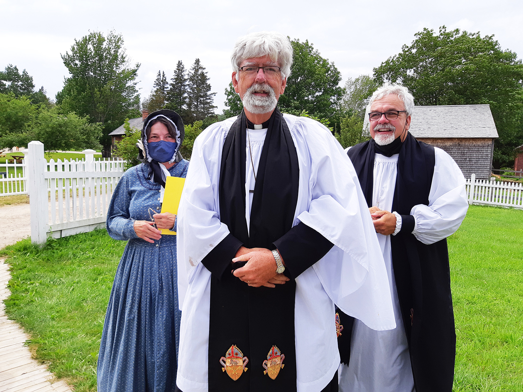 The vicar returns St. Mark Chapel of Ease, Kings Landing Anglican